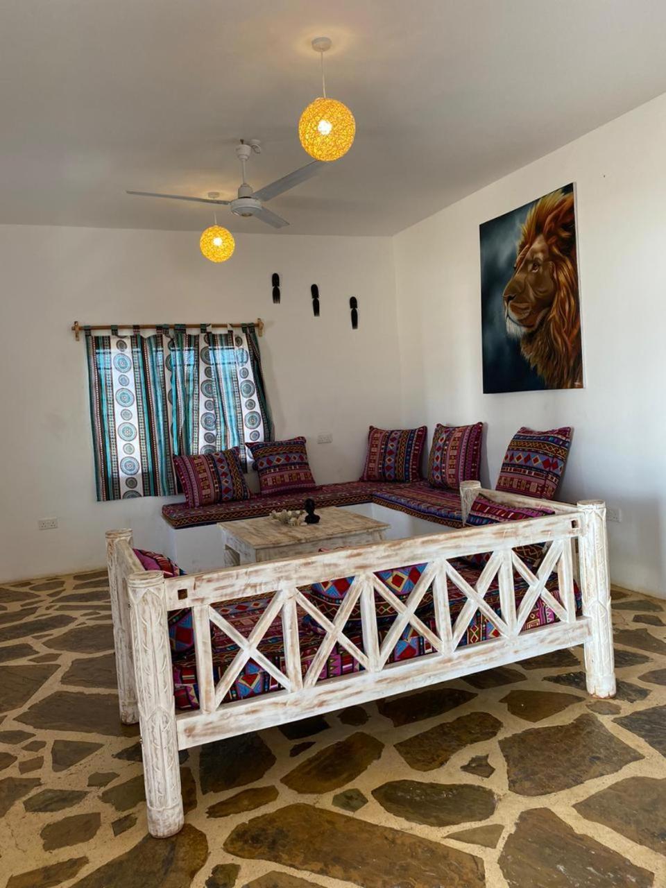 Red Land House Bed & Breakfast Watamu Eksteriør bilde