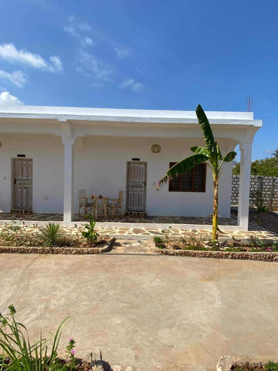 Red Land House Bed & Breakfast Watamu Eksteriør bilde