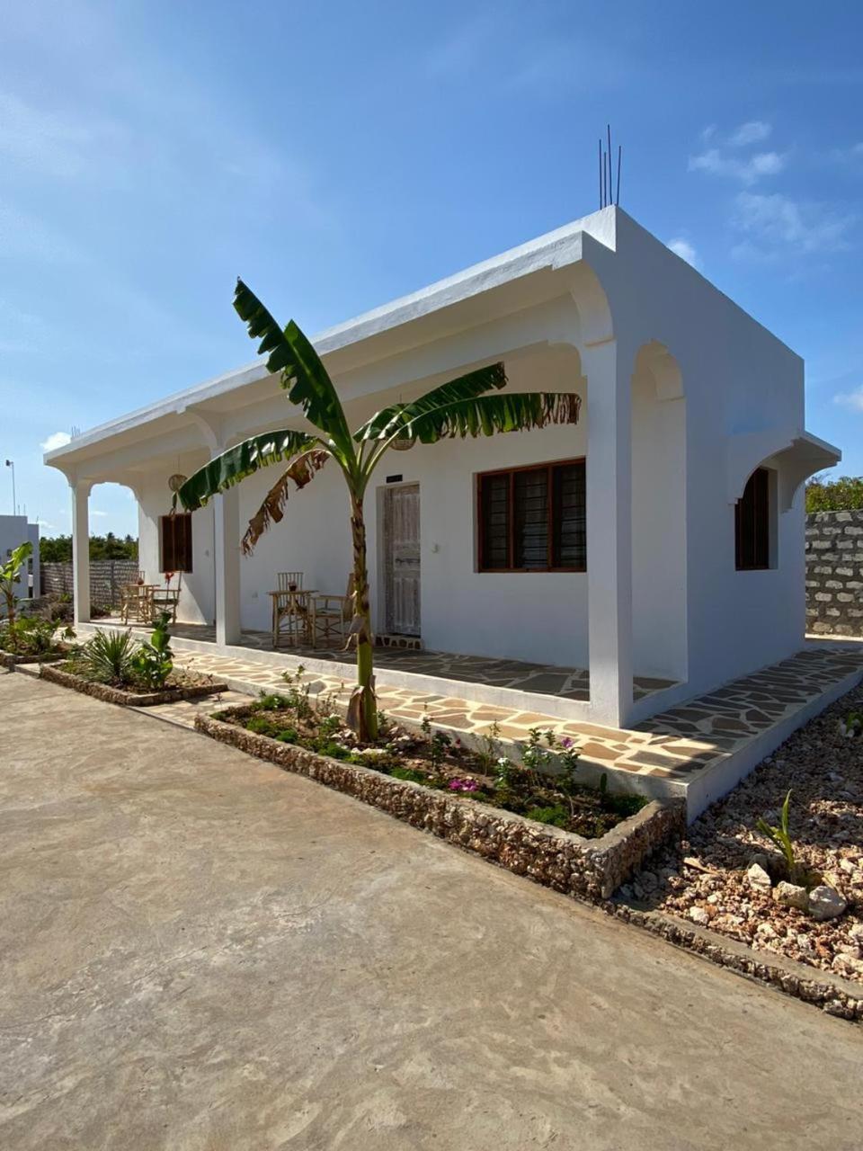 Red Land House Bed & Breakfast Watamu Eksteriør bilde
