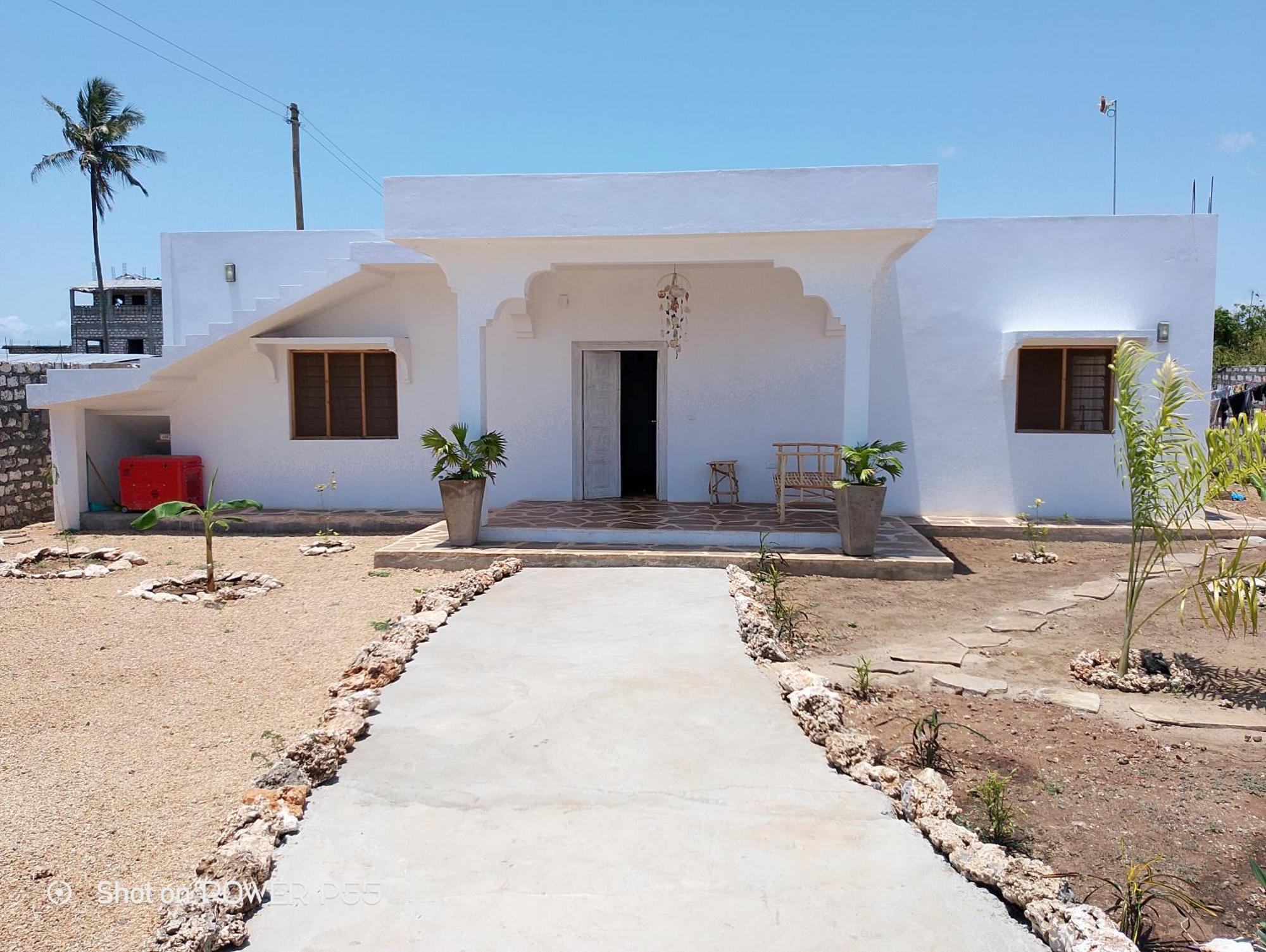Red Land House Bed & Breakfast Watamu Eksteriør bilde