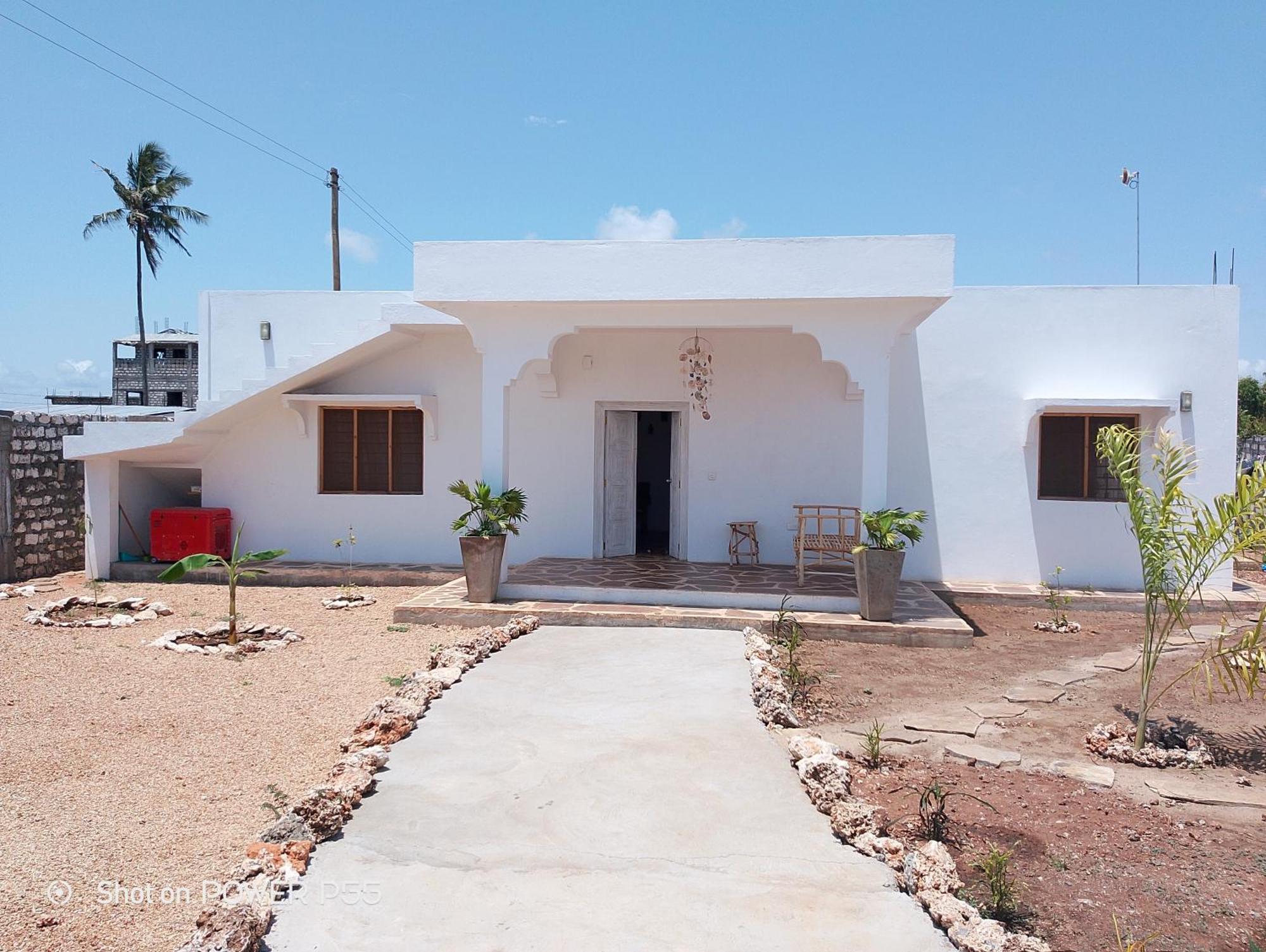Red Land House Bed & Breakfast Watamu Eksteriør bilde